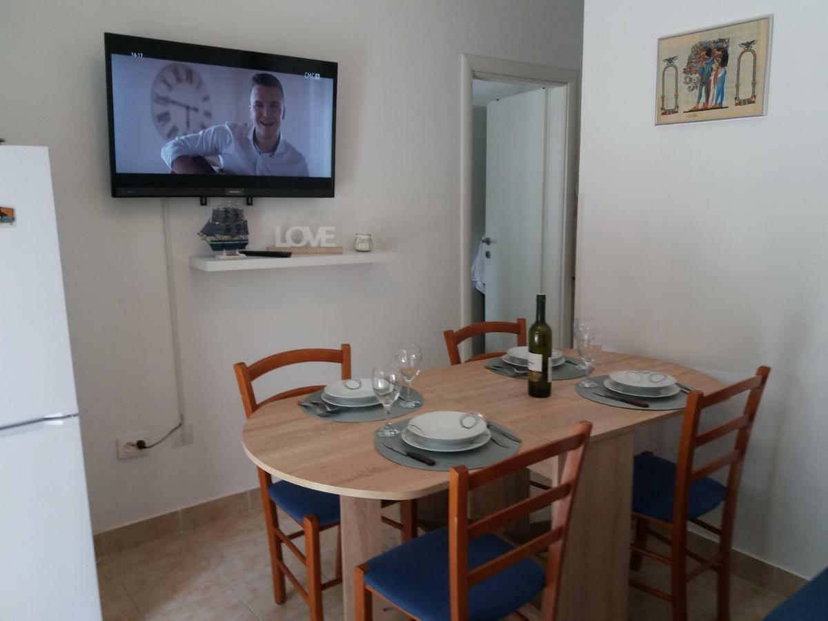Apartment Fortuna Nečujam Eksteriør billede
